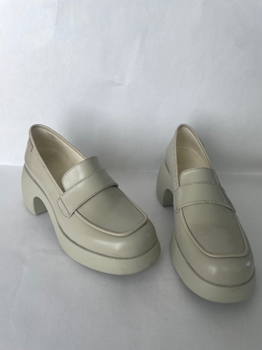 Camper Thelma Platform Loafers Chunky Block Heel, Gray Off White, Size 39 US 8.5